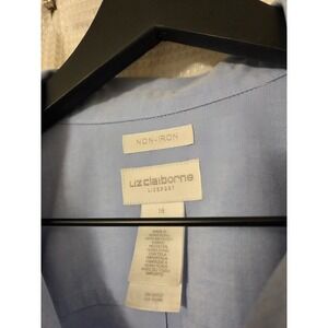 Liz Claiborne Lizsport Women's Blue Long Sleeve Button Down‎ Shirt. Size 16